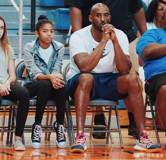 邮报：热刺冬窗将关注DV9，也可能引进世界级门将提升实力（英媒：热刺冬窗考察DV9，或引进世界级门将强化阵容）