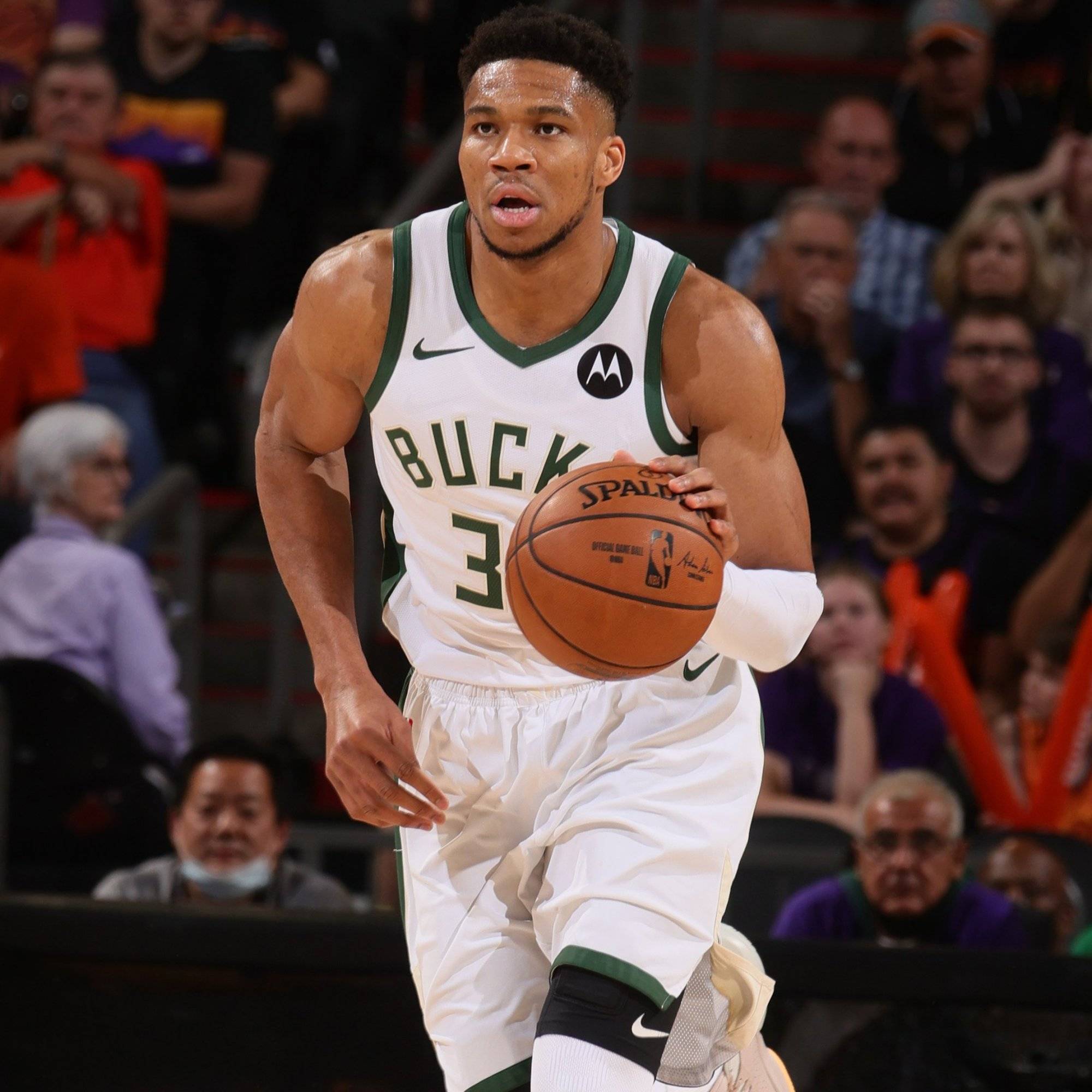 国安主场战平山东泰山（北京国安主场与山东泰山战成平局）