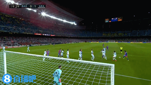 情绪不佳，吉拉西在下半场被换下时拒绝与主教练科瓦奇握手