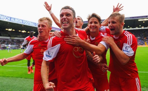 表现不错！萨格斯半场10中5得到14分3篮板3助攻