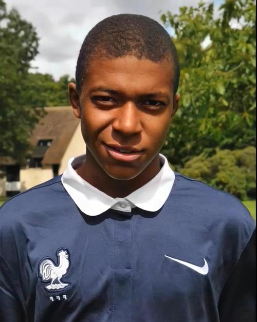 弗里克解锁巴萨复兴密码，欧冠生死战前的全面剖析（欧冠生死夜前瞻：弗里克揭秘巴萨复兴之道）