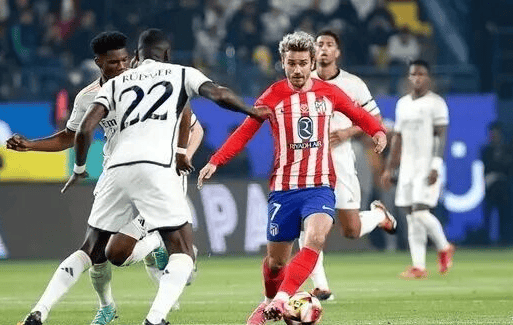 记者：国米不可能在冬窗签阿德耶米，他们满意现有的4名前锋