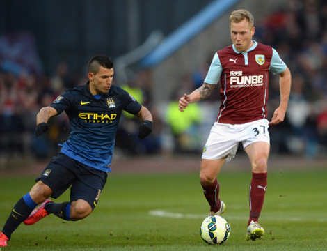 记者：虽然帕夫洛维奇无大碍，但战斯图加特他将轮休磁卡首发